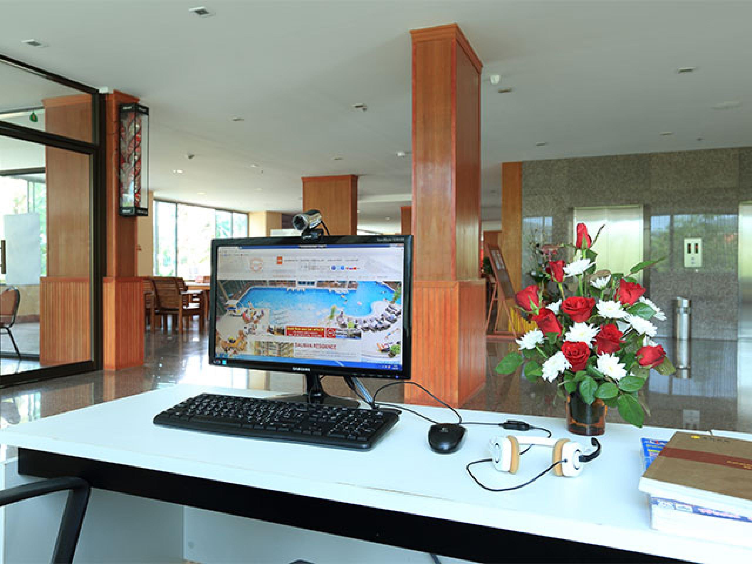Bauman Residence Phuket Bagian luar foto